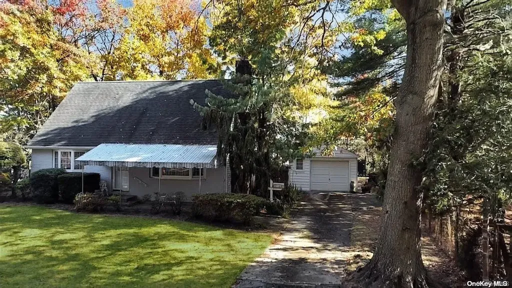 1756 Briar Place Merrick NY 11566
