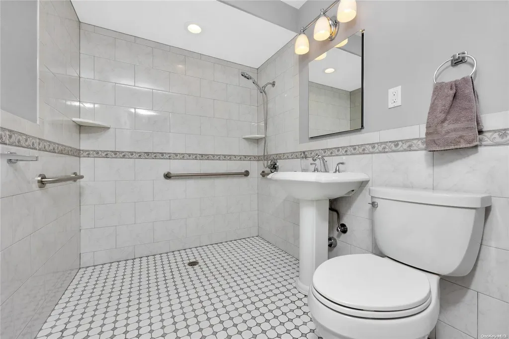 72-19 60th Avenue Maspeth NY 11378