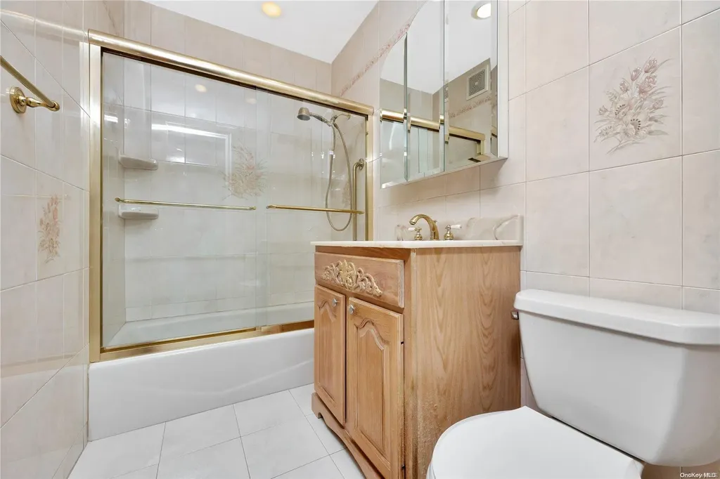 72-19 60th Avenue Maspeth NY 11378