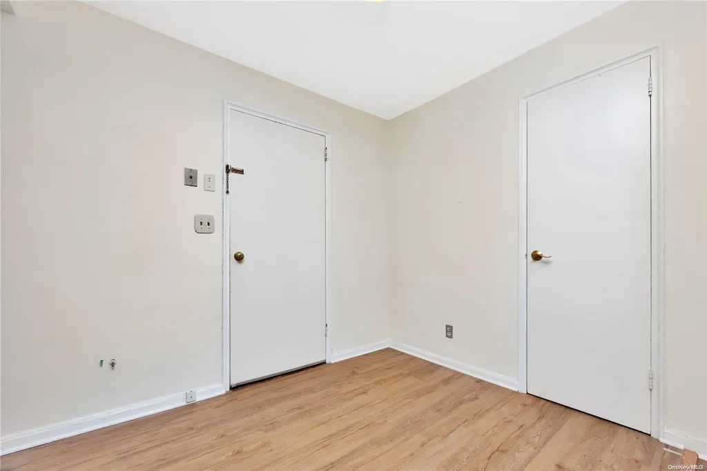 72-19 60th Avenue Maspeth NY 11378