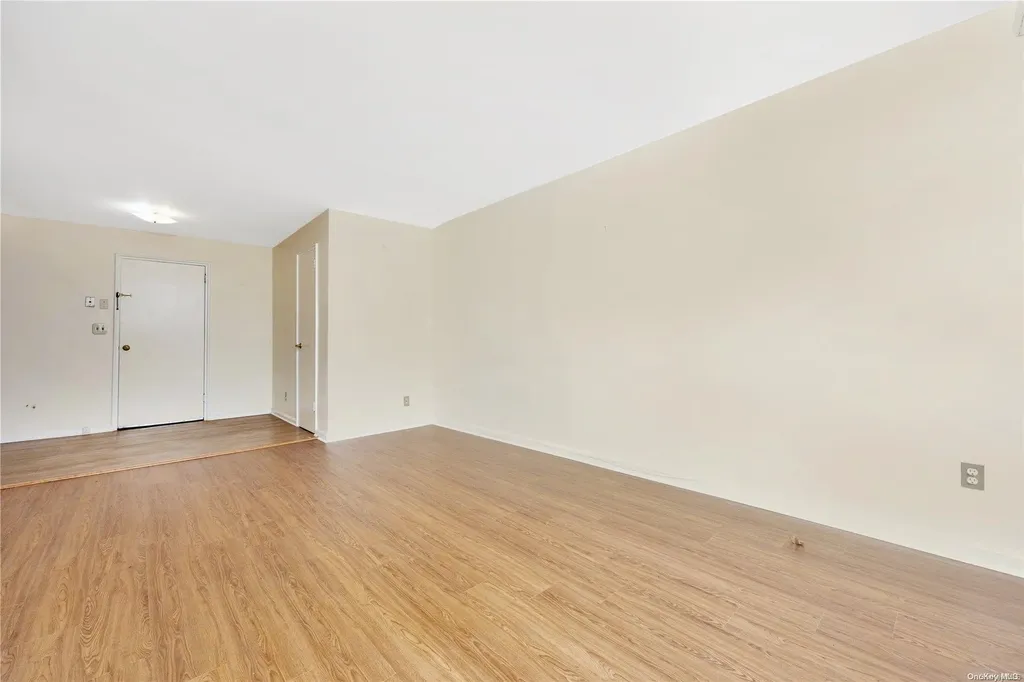 72-19 60th Avenue Maspeth NY 11378