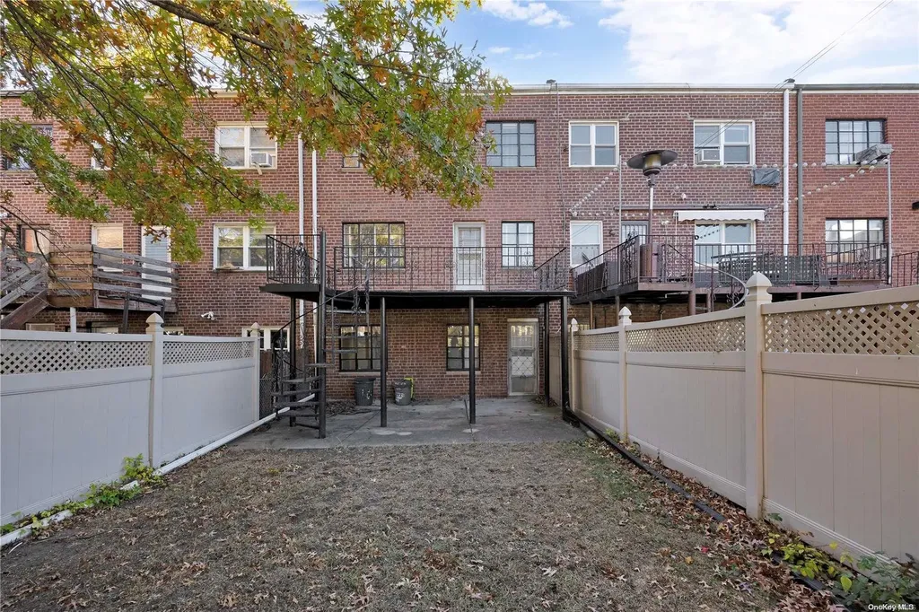 72-19 60th Avenue Maspeth NY 11378