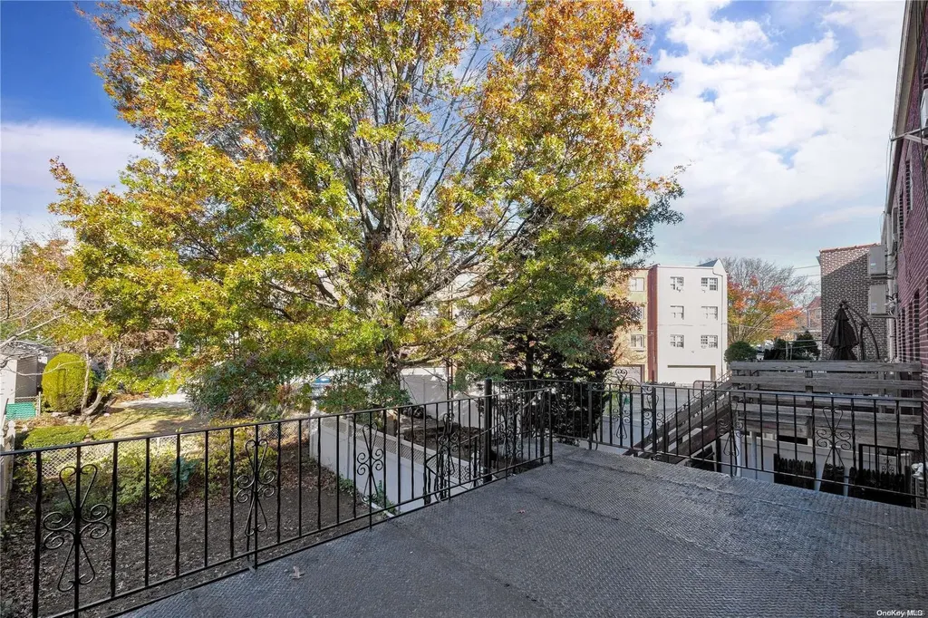 72-19 60th Avenue Maspeth NY 11378