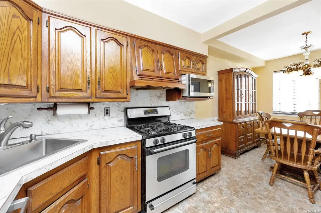 72-19 60th Avenue Maspeth NY 11378