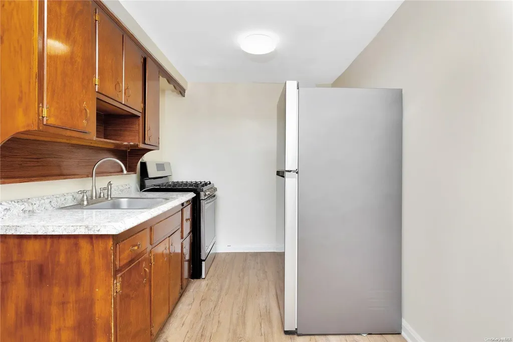 72-19 60th Avenue Maspeth NY 11378