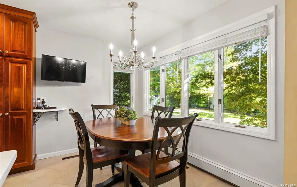 23 Donald Drive Syosset NY 11791