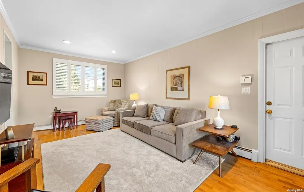 23 Donald Drive Syosset NY 11791