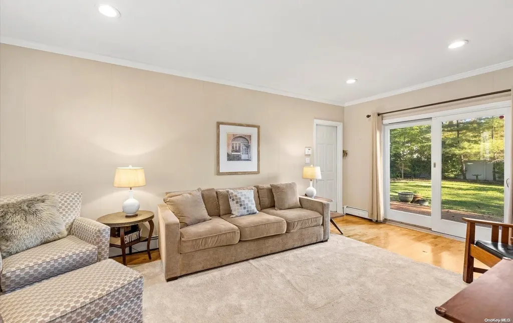 23 Donald Drive Syosset NY 11791