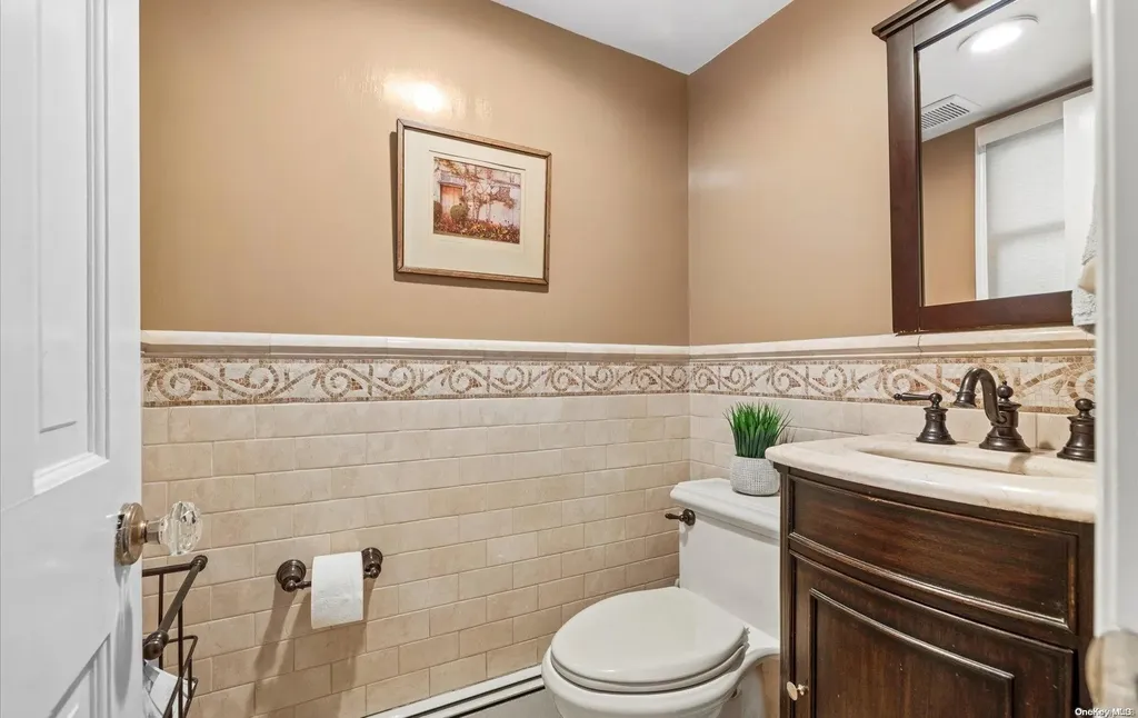 23 Donald Drive Syosset NY 11791