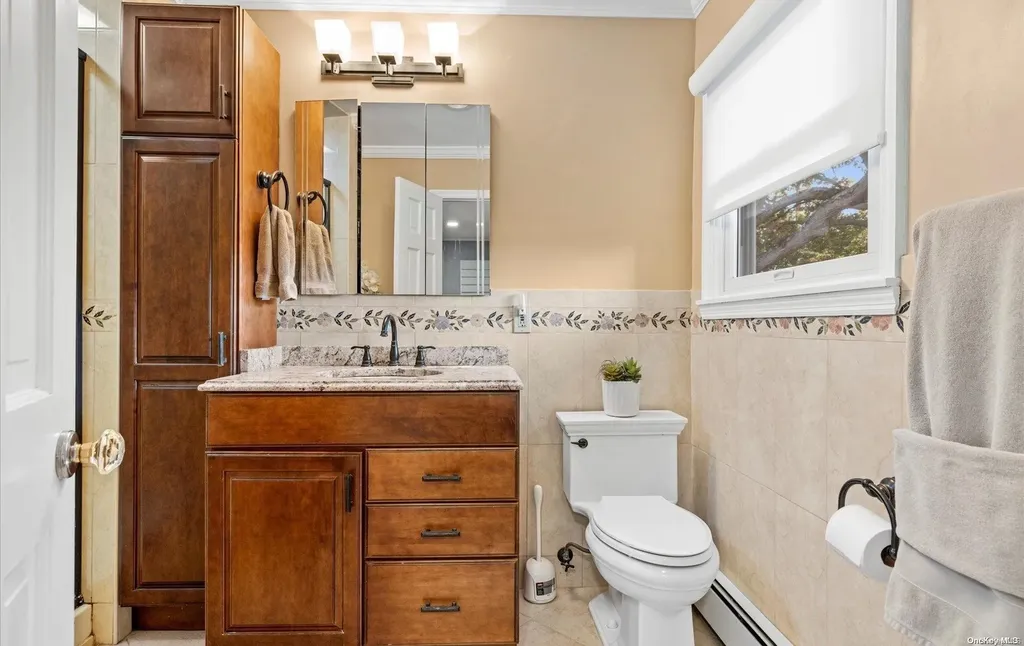 23 Donald Drive Syosset NY 11791