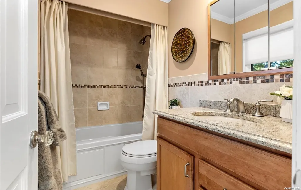 23 Donald Drive Syosset NY 11791