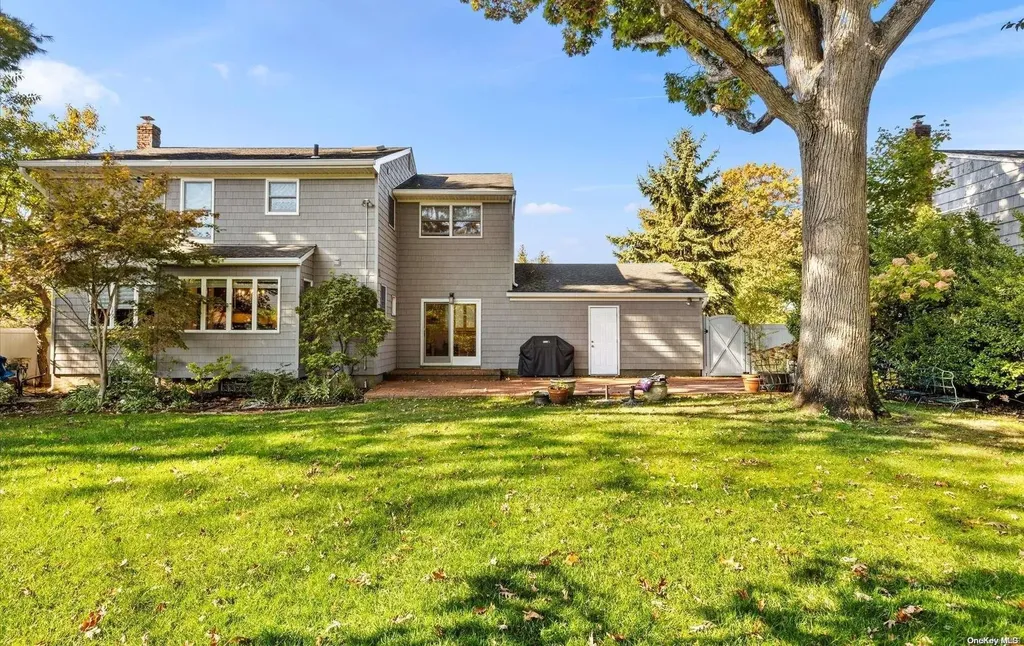 23 Donald Drive Syosset NY 11791