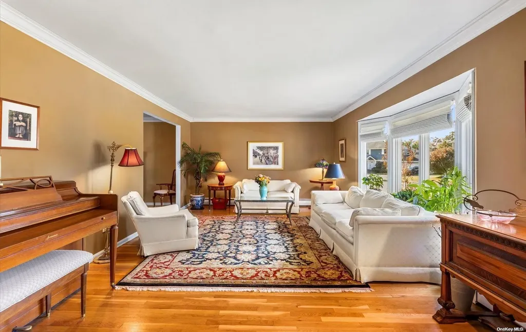 23 Donald Drive Syosset NY 11791