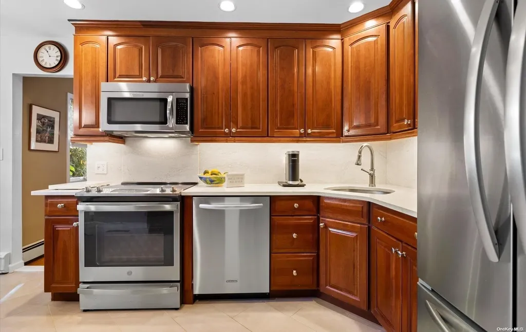 23 Donald Drive Syosset NY 11791