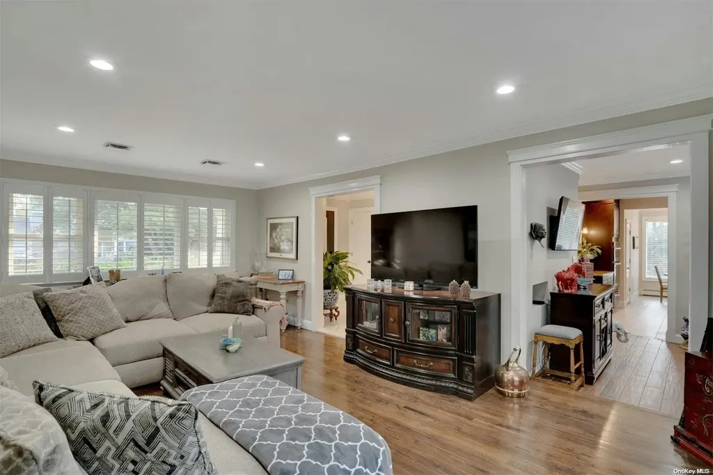 1 Arjay Lane Commack NY 11725