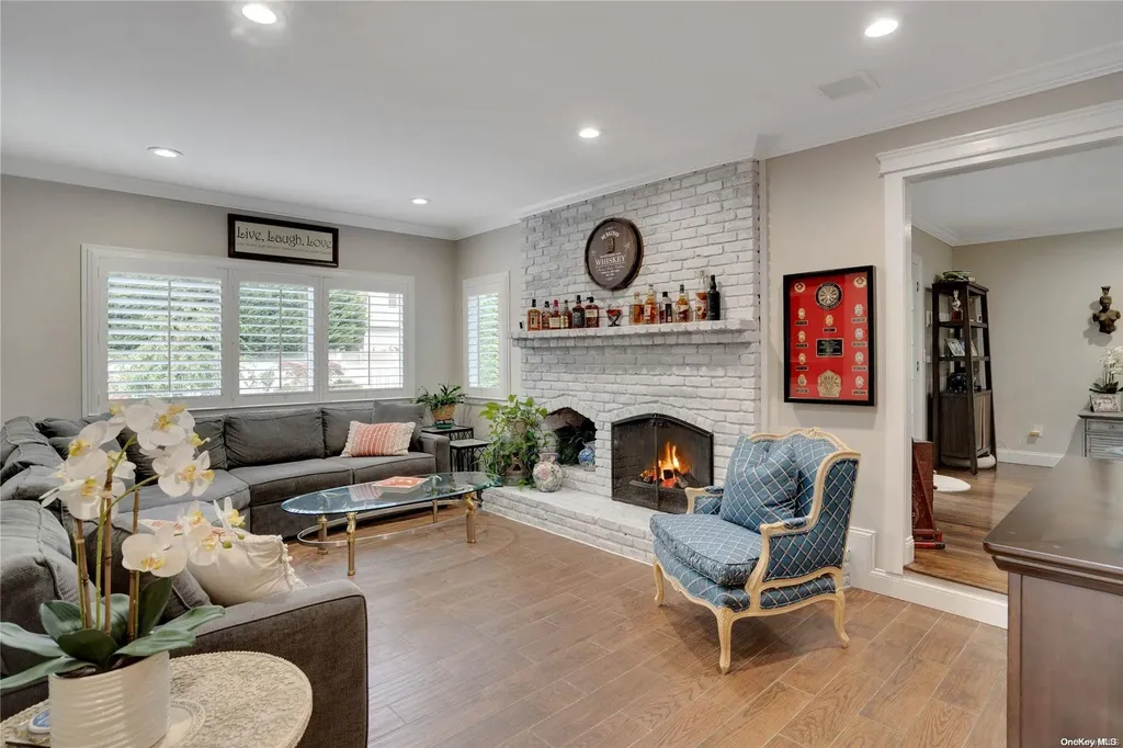 1 Arjay Lane Commack NY 11725