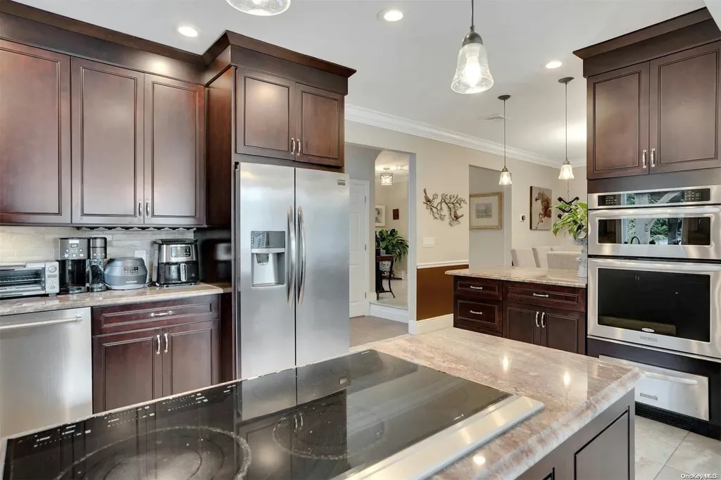 1 Arjay Lane Commack NY 11725