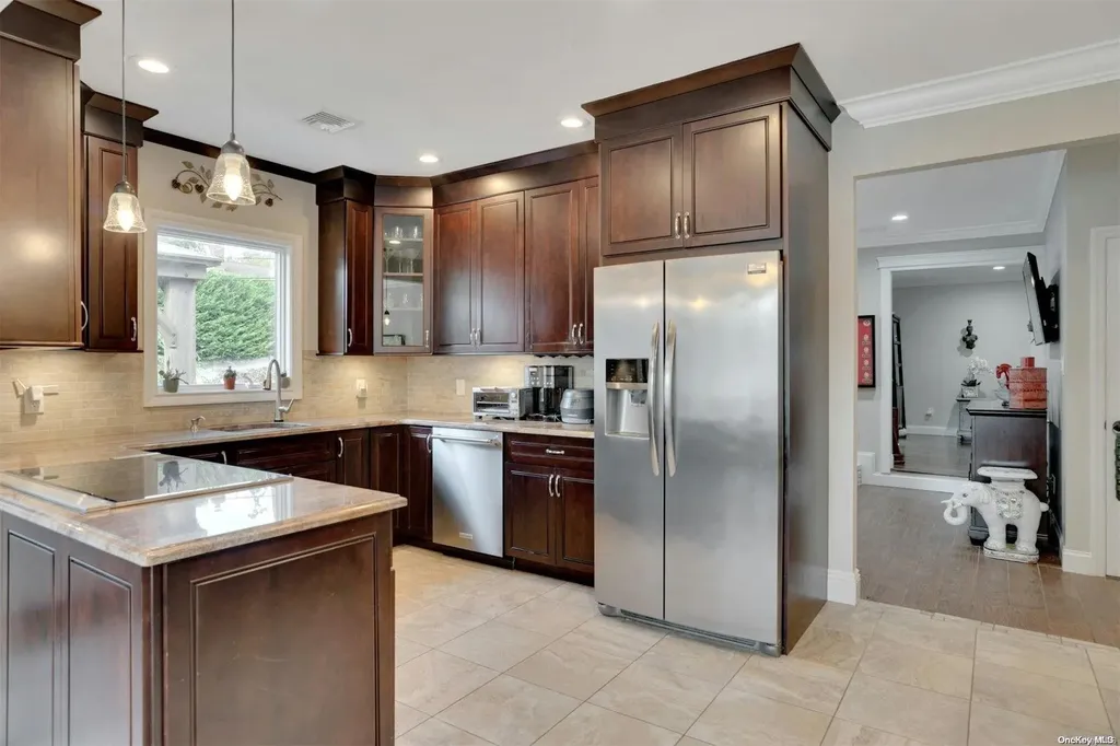 1 Arjay Lane Commack NY 11725