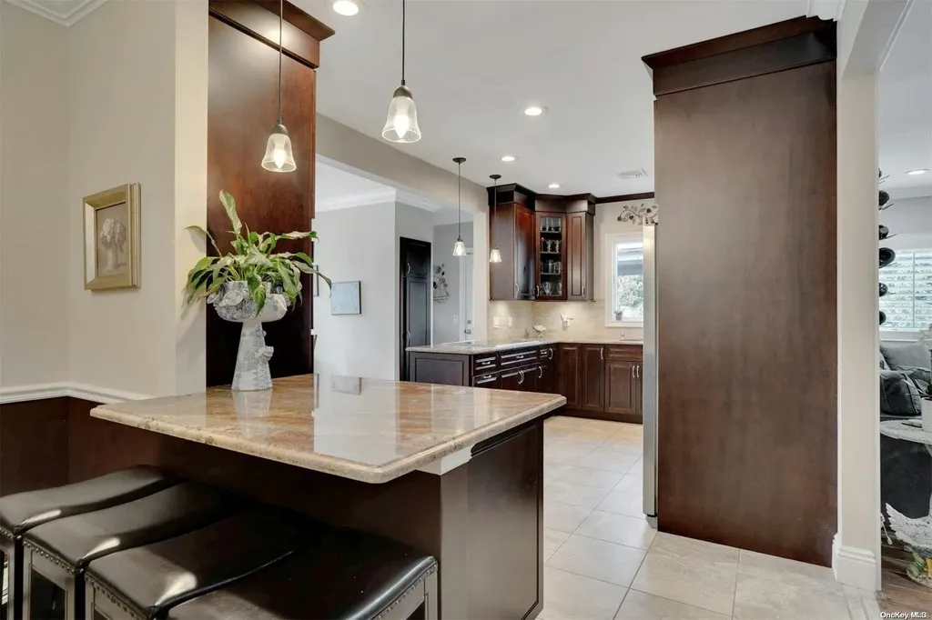 1 Arjay Lane Commack NY 11725
