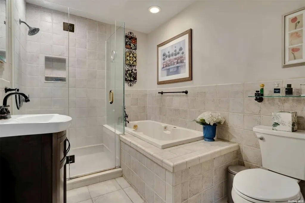 1 Arjay Lane Commack NY 11725