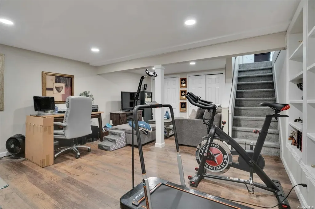1 Arjay Lane Commack NY 11725