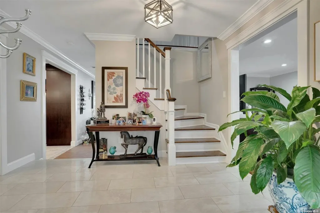 1 Arjay Lane Commack NY 11725
