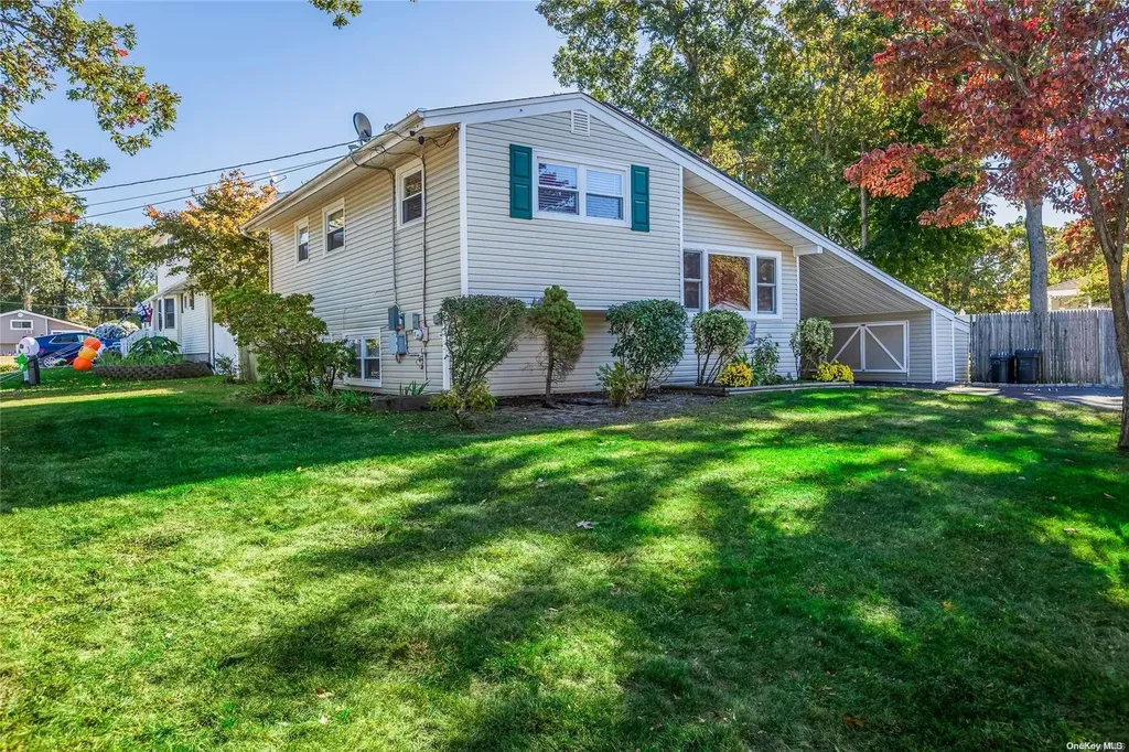 102 Monty Road Centereach NY 11720