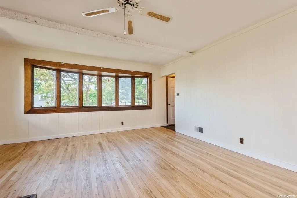 1644 Meadowbrook Road Merrick NY 11566