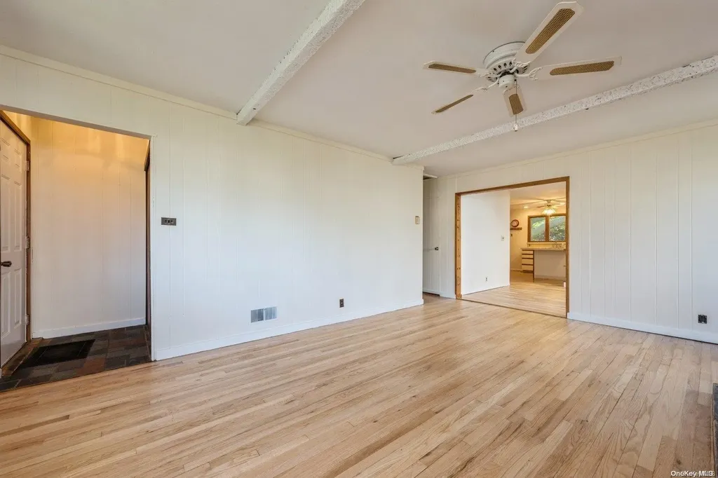 1644 Meadowbrook Road Merrick NY 11566