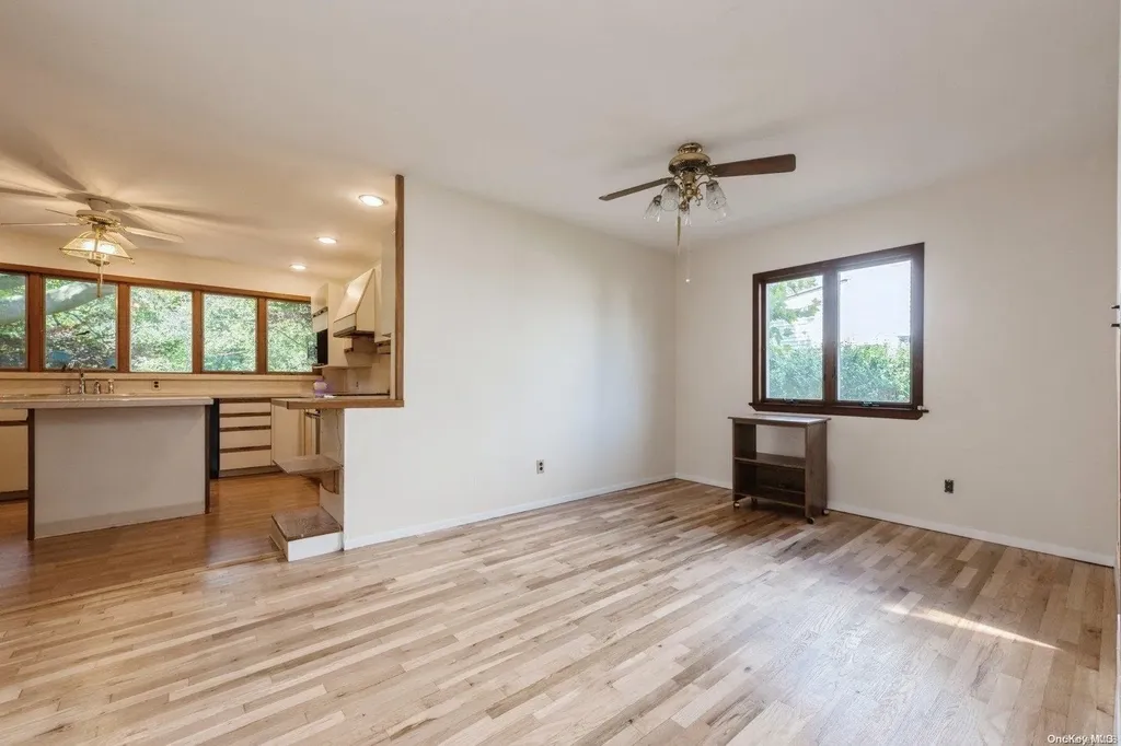 1644 Meadowbrook Road Merrick NY 11566
