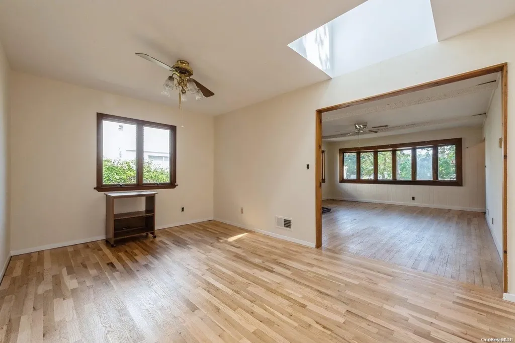 1644 Meadowbrook Road Merrick NY 11566