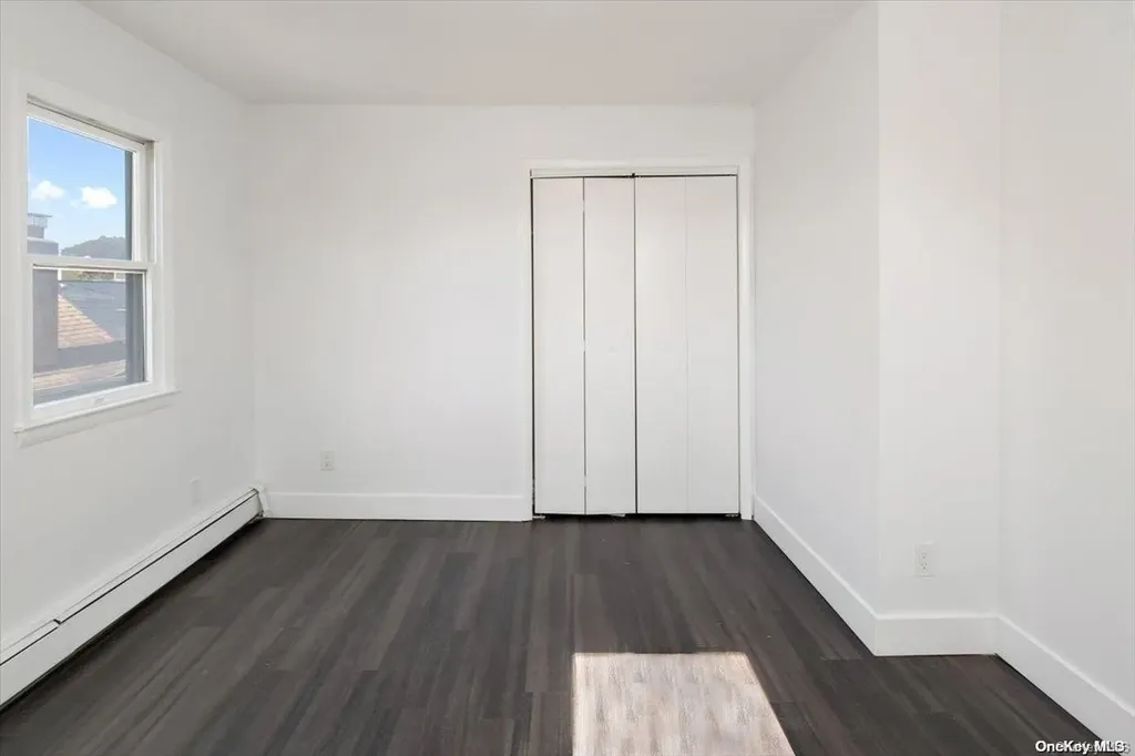 14 E Dean Street Freeport NY 11520