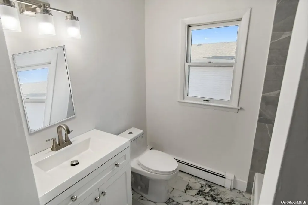 14 E Dean Street Freeport NY 11520