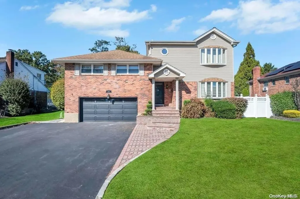835 Pepperidge Road Westbury NY 11590