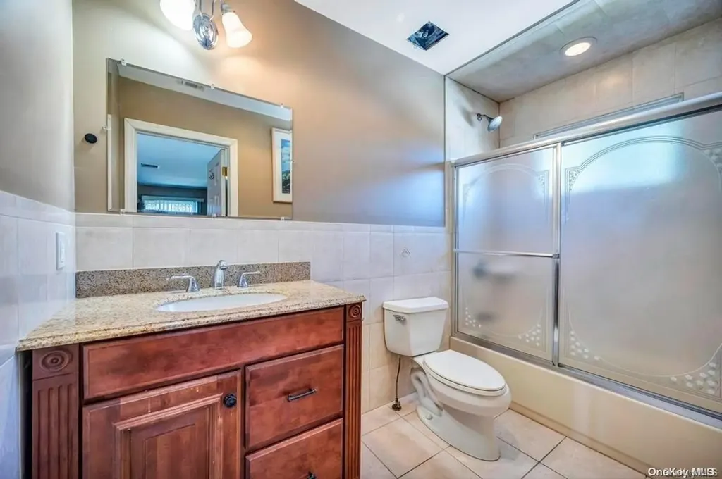 835 Pepperidge Road Westbury NY 11590