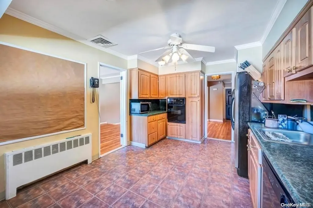 835 Pepperidge Road Westbury NY 11590