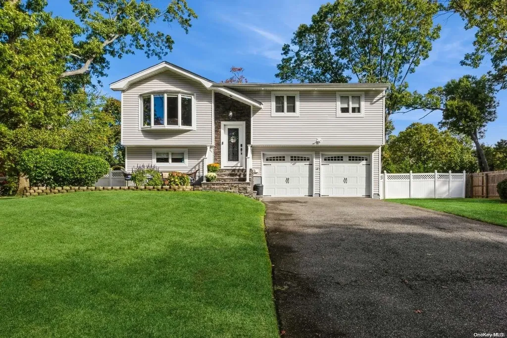 33 Ronde Drive Commack NY 11725