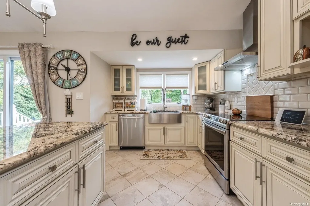 33 Ronde Drive Commack NY 11725