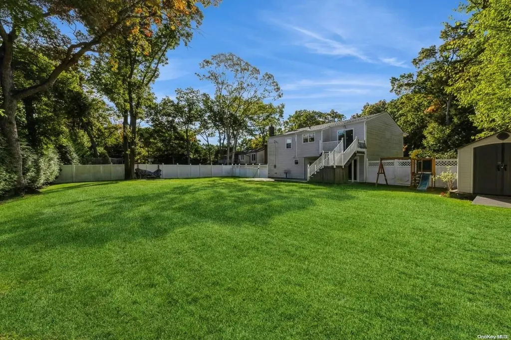 33 Ronde Drive Commack NY 11725