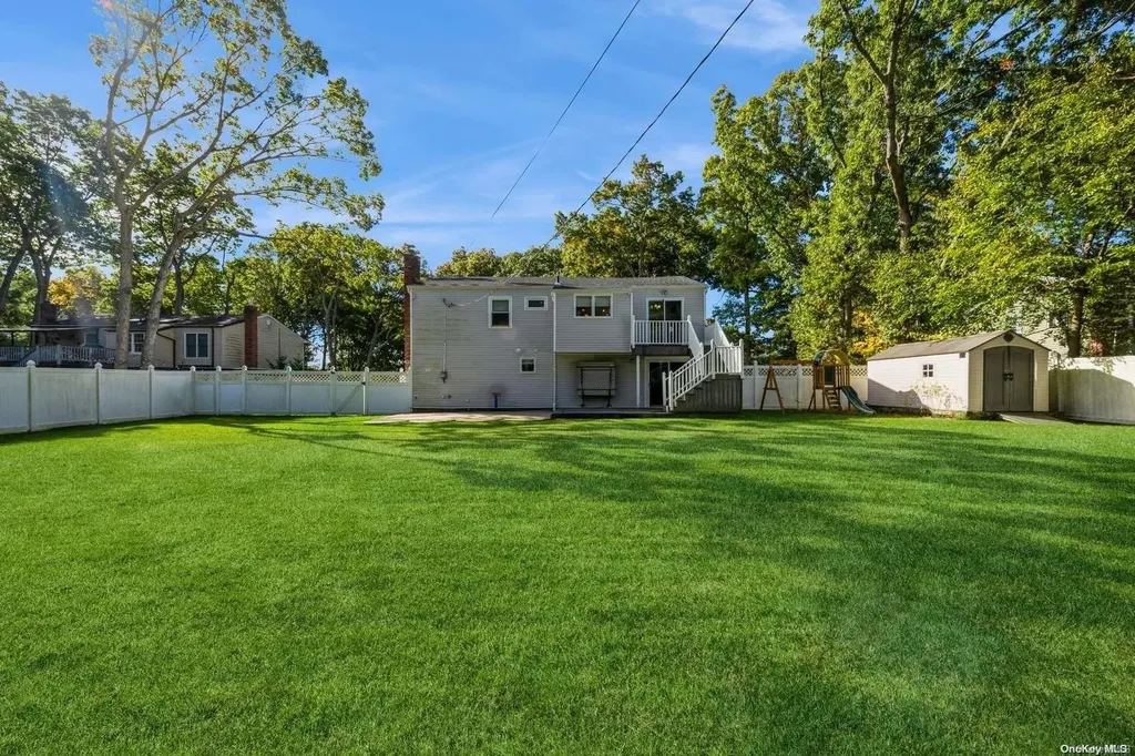 33 Ronde Drive Commack NY 11725