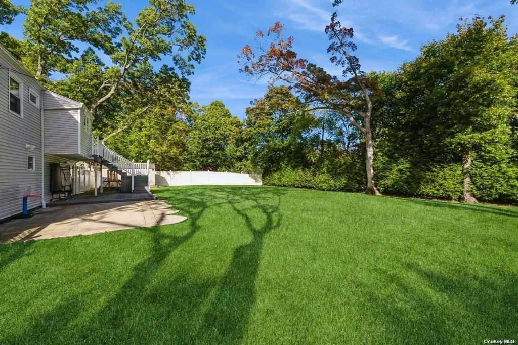 33 Ronde Drive Commack NY 11725