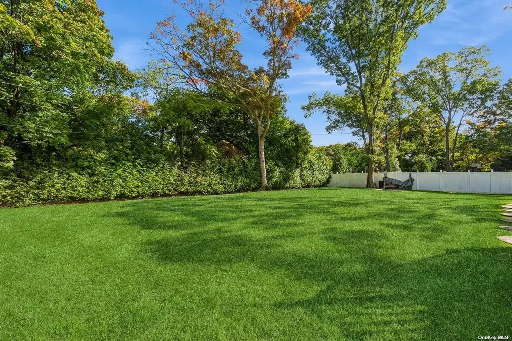 33 Ronde Drive Commack NY 11725
