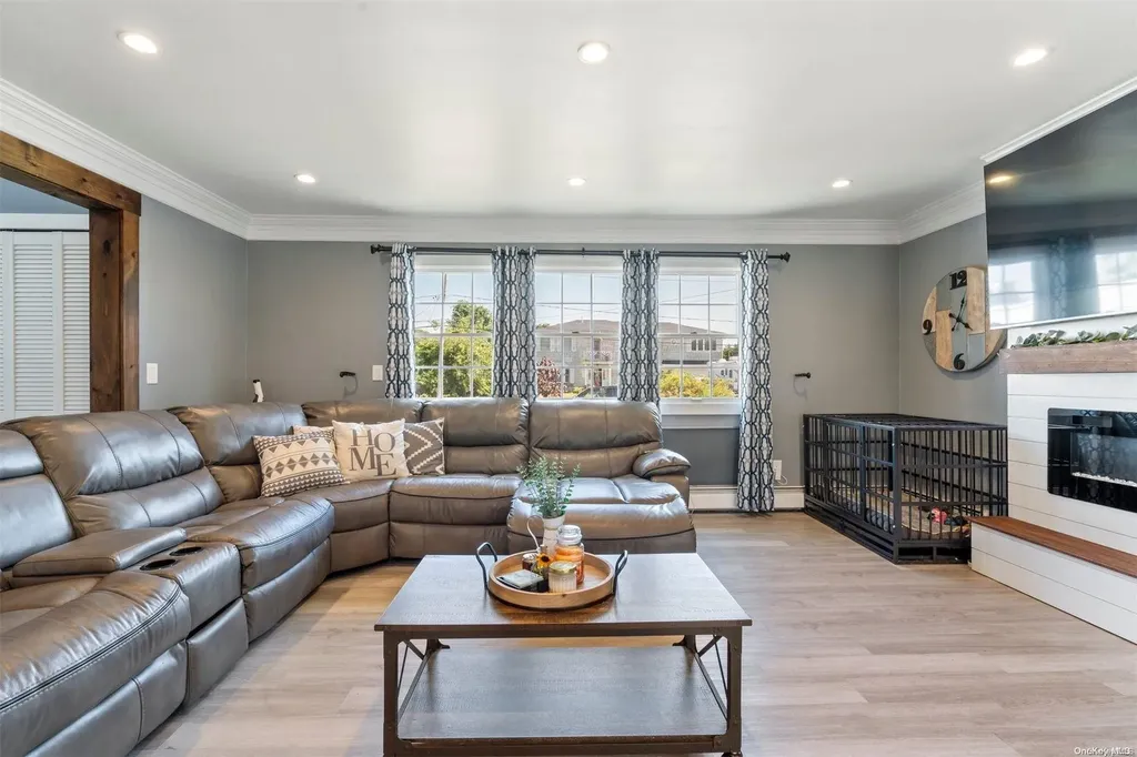 93 Saint George Drive Shirley NY 11967