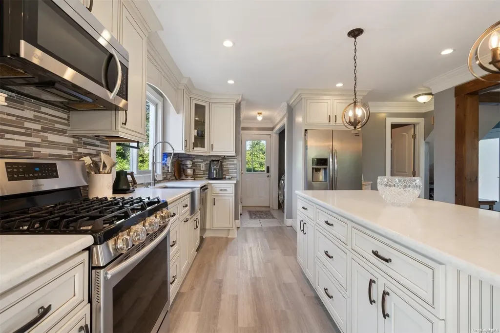 93 Saint George Drive Shirley NY 11967