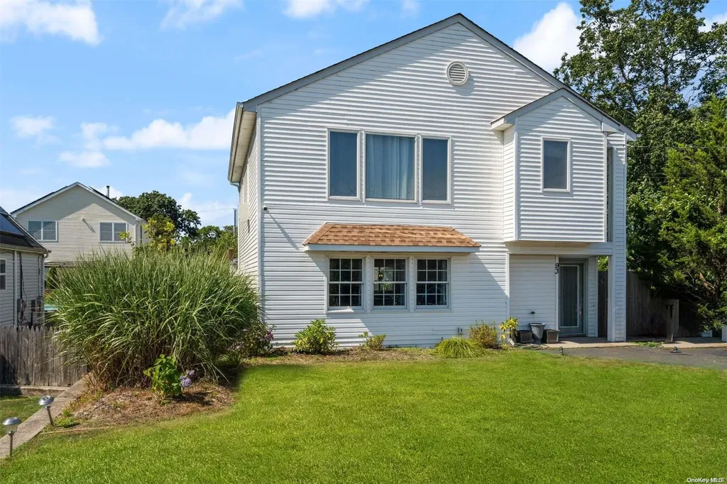 93 Saint George Drive Shirley NY 11967