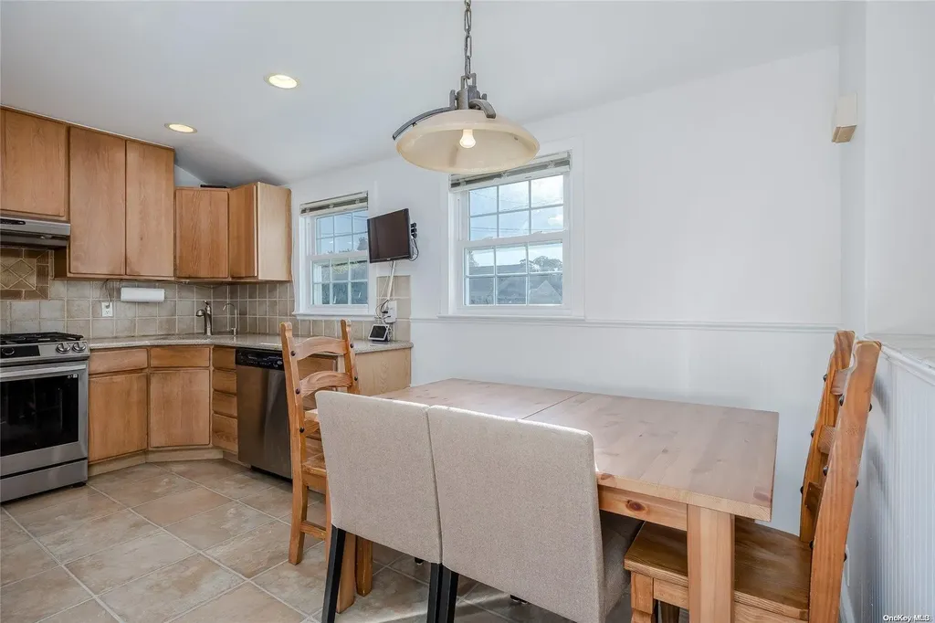 2305 Hynes Place Bellmore NY 11710