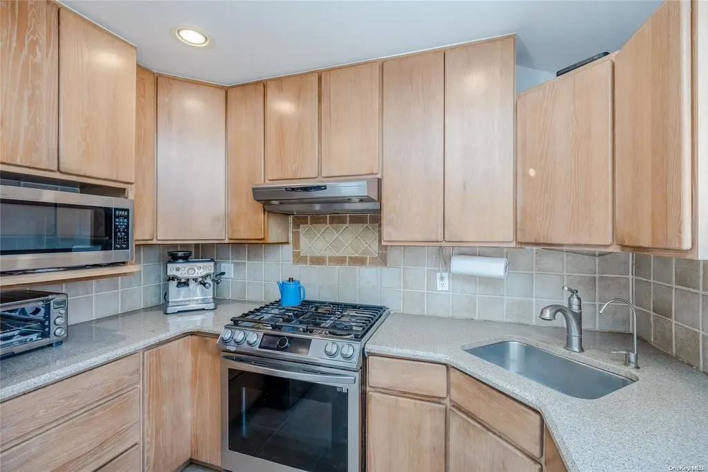2305 Hynes Place Bellmore NY 11710