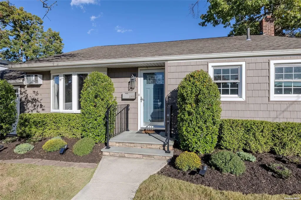2305 Hynes Place Bellmore NY 11710