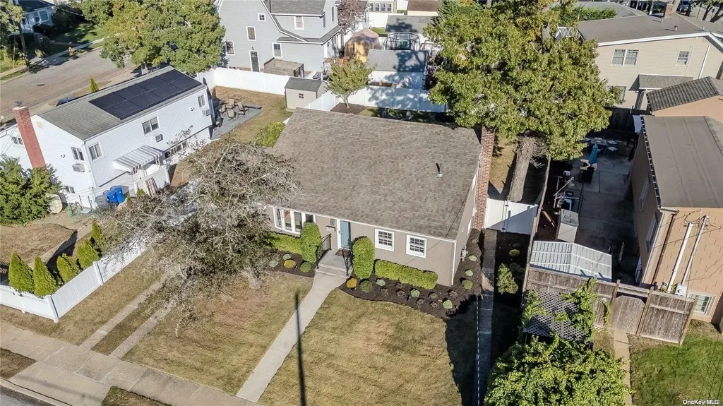 2305 Hynes Place Bellmore NY 11710