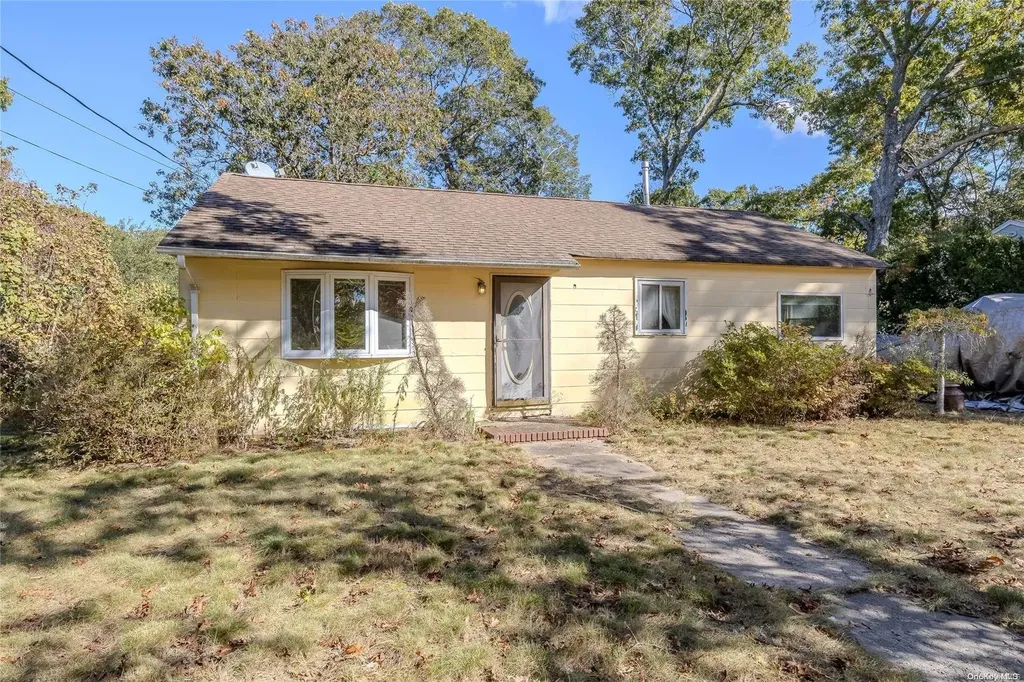 74 Sylvan Avenue Riverhead NY 11901